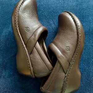 Born Brown Leather Women's Mules NWOT